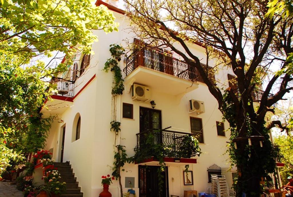 Atzanou Rooms Kamariotissa Exterior foto